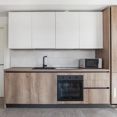 Modern Apt With Terrace And Parking! Daire *