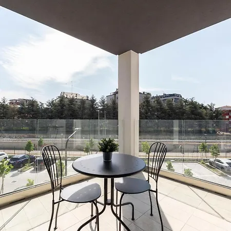 Apartament Modern Apt With Terrace And Parking! Mediolan