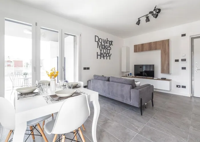 Modern Apt With Terrace And Parking! Apartment *