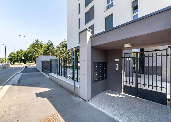 Apartment Modern Apt With Terrace And Parking!